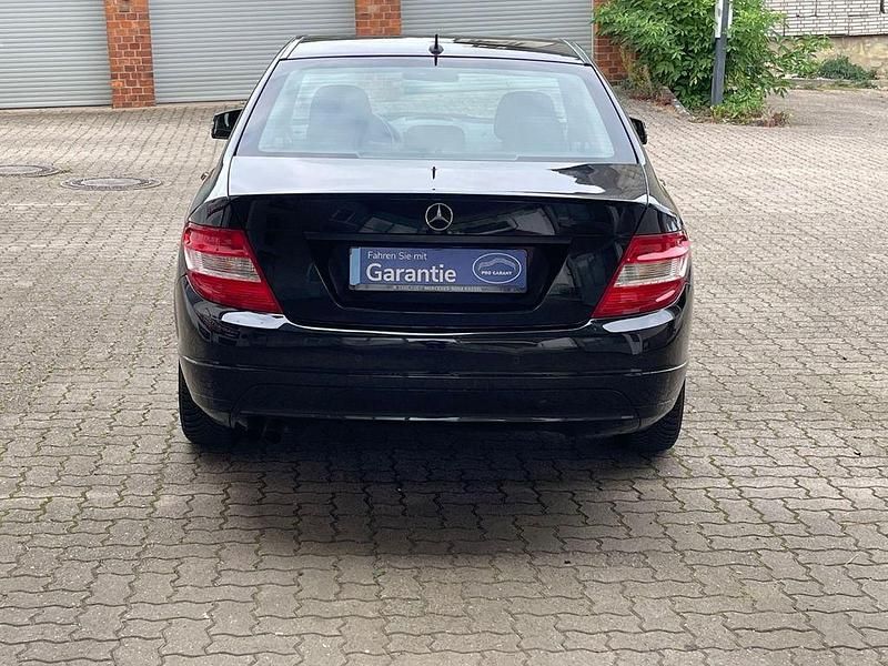 Gebraucht Mercedes C180 156 PS (114 kW) 2010 Schwarz Limousine