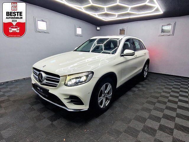 Weiß Gebraucht 2016 Mercedes GLC250 AMG SUV | 22.880 € (Fairer Preis) - Bild 1/4