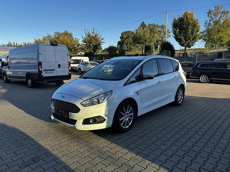 Frozen white Gebraucht 2016 Ford S-MAX S Van / Kleinbus | 10.900 € (Fairer Preis) - Bild 1/4