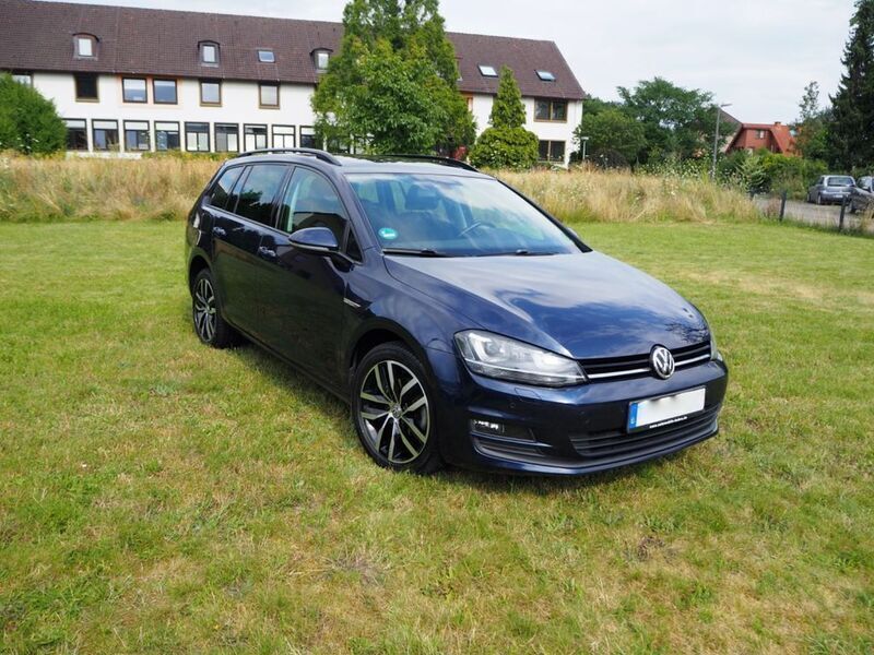 Blau Gebraucht 2015 VW Golf VII Cup Kombi | 11.500 € (Guter Preis) - Bild 1/4
