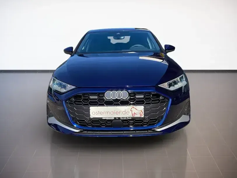 Gebraucht Audi A3 Advanced Plus 116 PS (85 kW) 2024 Navarrablau Limousine