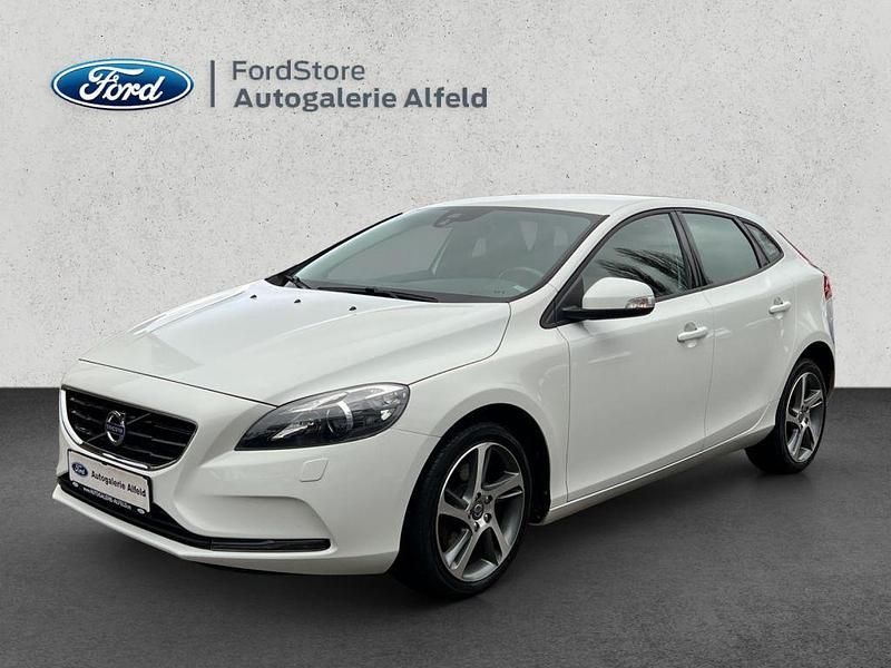 Weiß Gebraucht 2015 Volvo V40 Linje You! Limousine | 9.900 € (Fairer Preis) - Bild 1/4