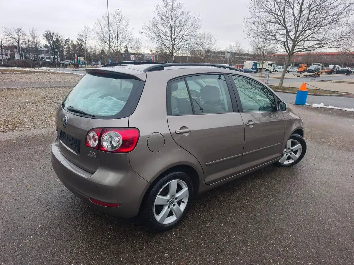 Gebraucht VW Golf Sportsvan 105 PS (77 kW) 2012 Braun Van / Kleinbus