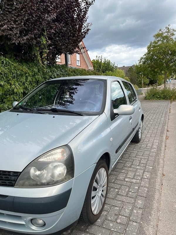 Silber Gebraucht 2003 Renault Clio II Expression Kleinwagen | 2.200 € - Bild 1/4