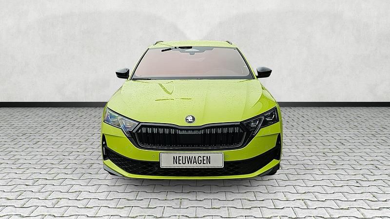 Neu Skoda Octavia SportLine 150 PS (110 kW) 2025 Mambagrün Kombi