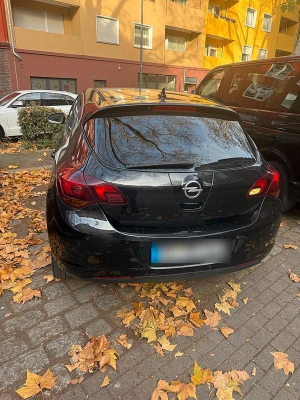 Schwarz Gebraucht 2011 Opel Astra Kleinwagen | 1.700 € (Superpreis) - Bild 1/4