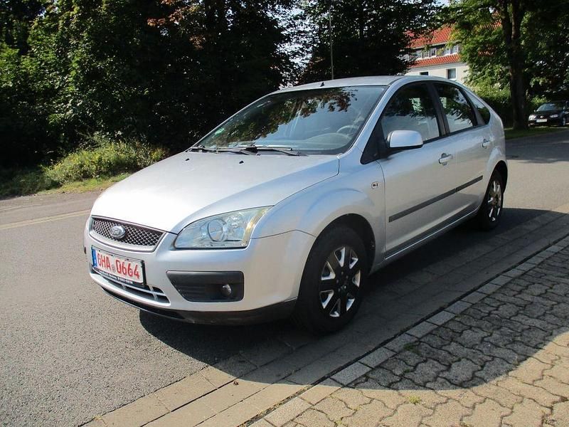 Silber Gebraucht 2007 Ford Focus Fun X Limousine | 2.999 € (Fairer Preis) - Bild 1/4