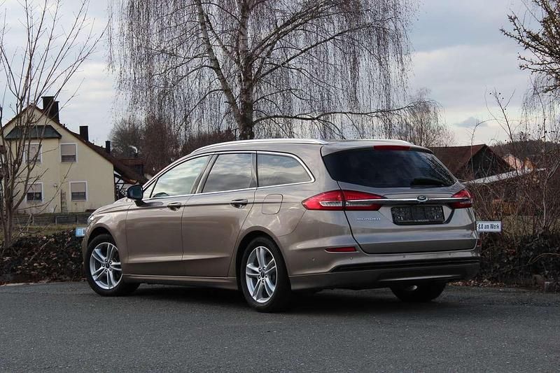 Gebraucht Ford Mondeo Titanium 150 PS (110 kW) 2019 Bronze Kombi