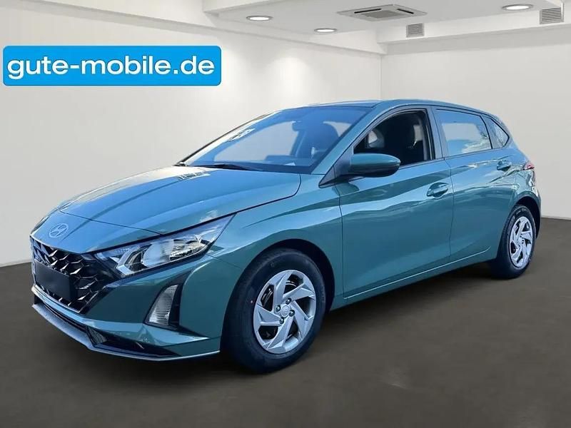Mangrove green / mic Neu 2026 Hyundai i20 Select Limousine | 19.990 € (Guter Preis) - Bild 1/1