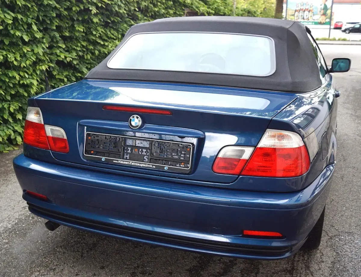 Gebraucht BMW 318 Cabriolet 143 PS (105 kW) 2002 Blau Cabrio