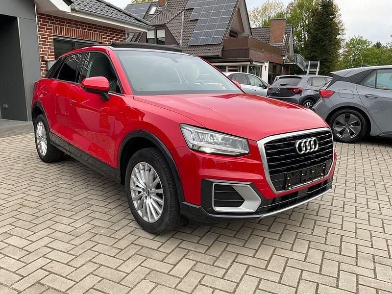 Gebraucht Audi Q2 Ambiente 150 PS (110 kW) 2016 Rot SUV