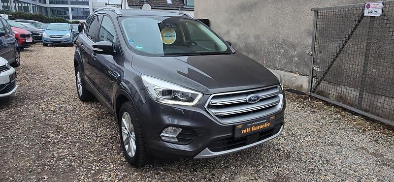 Gebraucht Ford Kuga Titanium 150 PS (110 kW) 2017 Magneticgrau (metallic) SUV