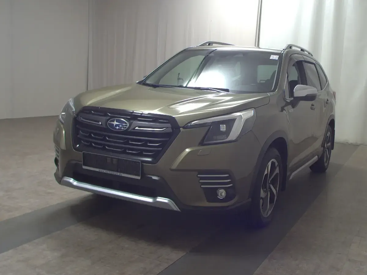 Gebraucht Subaru Forester Platinum 150 PS (110 kW) 2022 Autumn green m SUV
