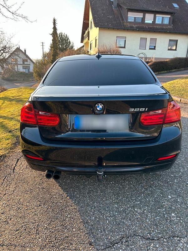 Gebraucht BMW 328 245 PS (180 kW) 2012 Schwarz Limousine