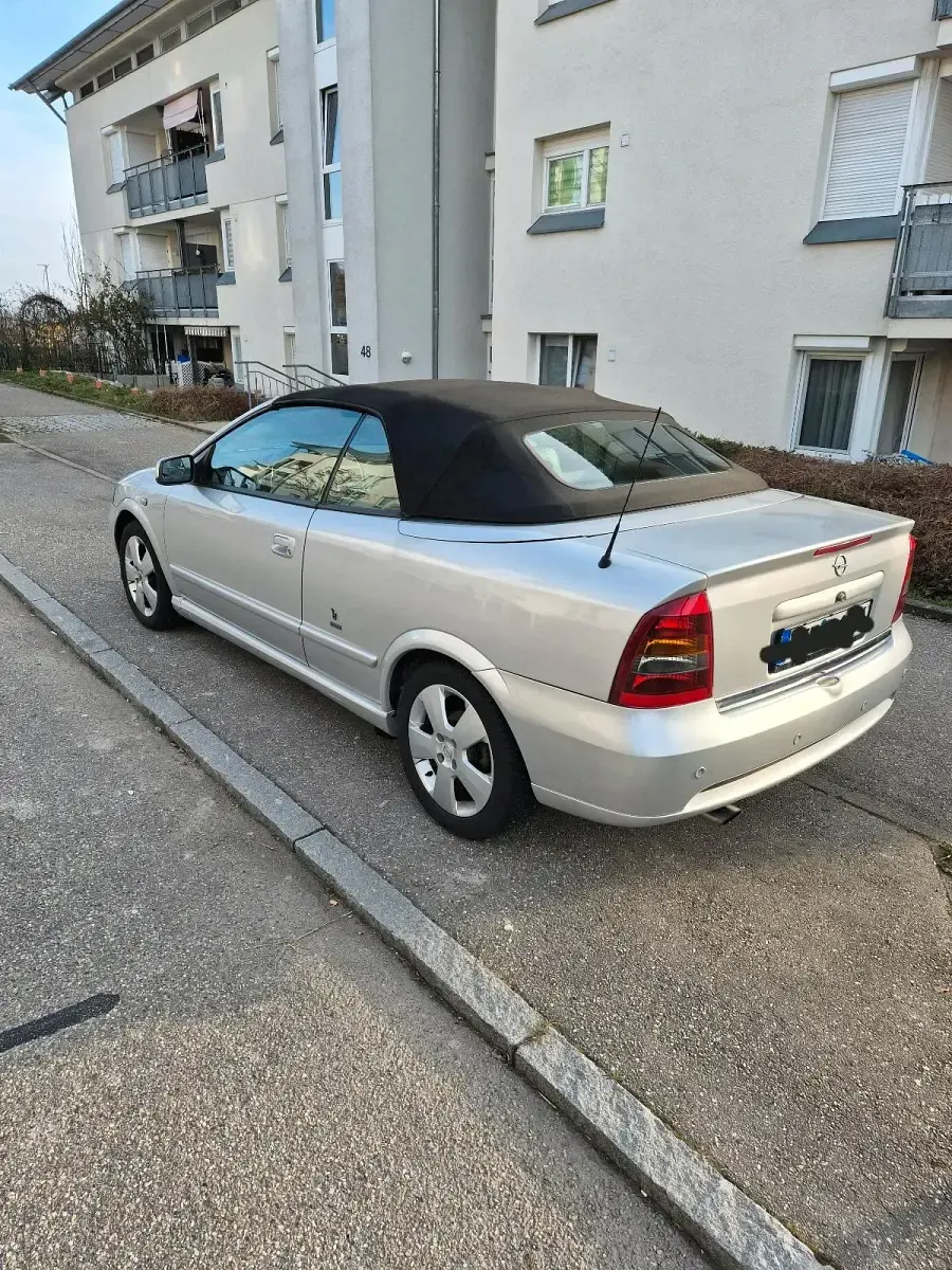 Gebraucht Opel Astra 103 PS (75 kW) 2005 Silber Cabrio