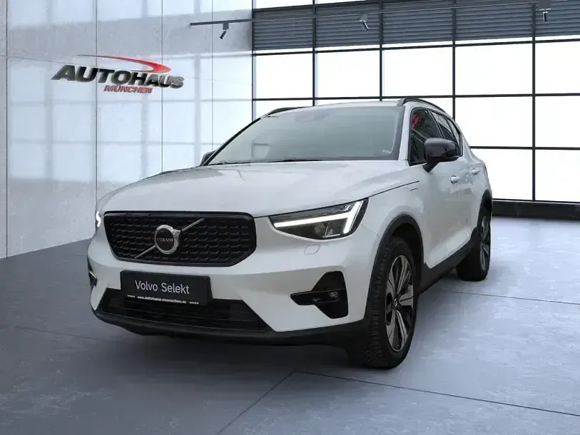 Second-hand Volvo XC40 Plus 2022 Alb SUV
