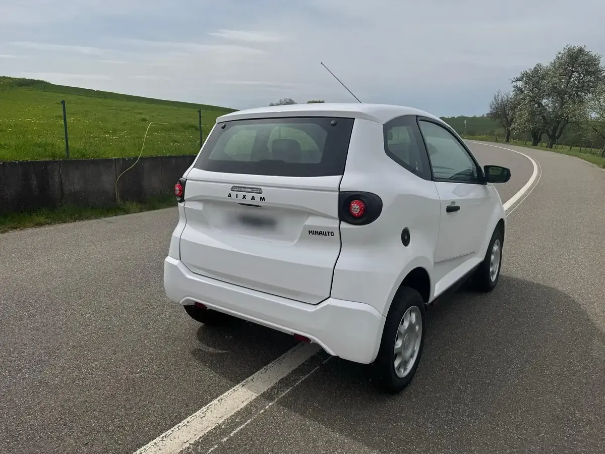 Second-hand Aixam Minauto 2024 Alb Hatchback