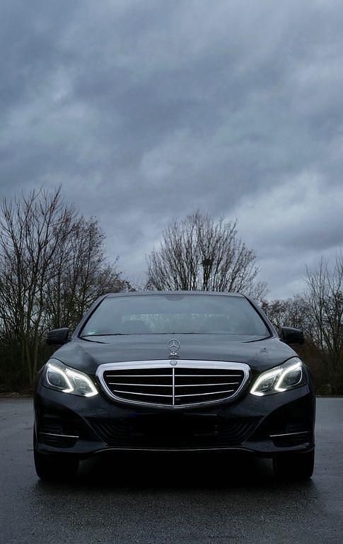 Gebraucht Mercedes E220 Elegance 170 PS (125 kW) 2013 Schwarz Limousine