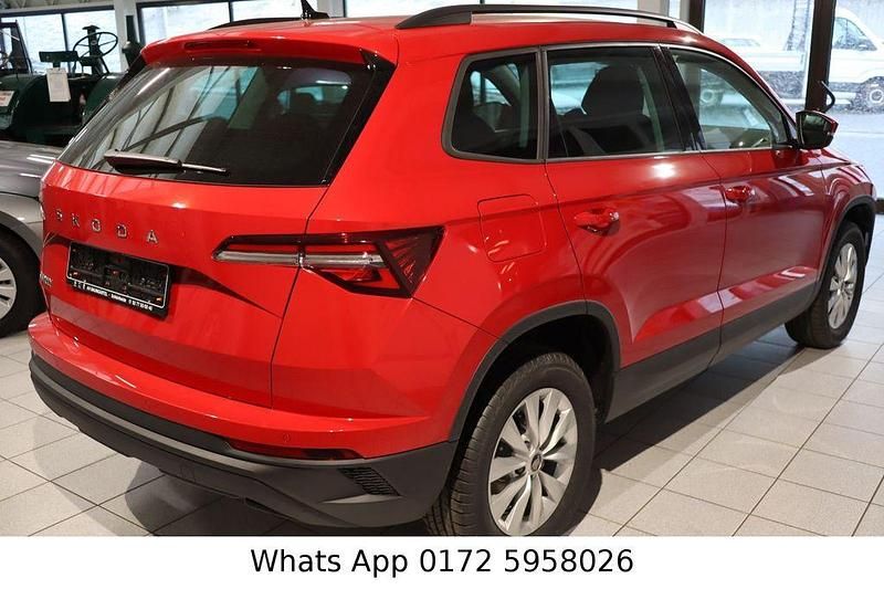 Neu Skoda Karoq Selection 150 PS (110 kW) 2026 Rot SUV