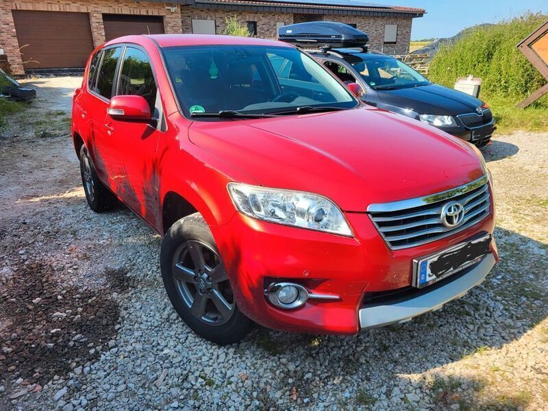 Rot Gebraucht 2012 Toyota RAV4 Travel SUV | 8.900 € (Fairer Preis) - Bild 1/4