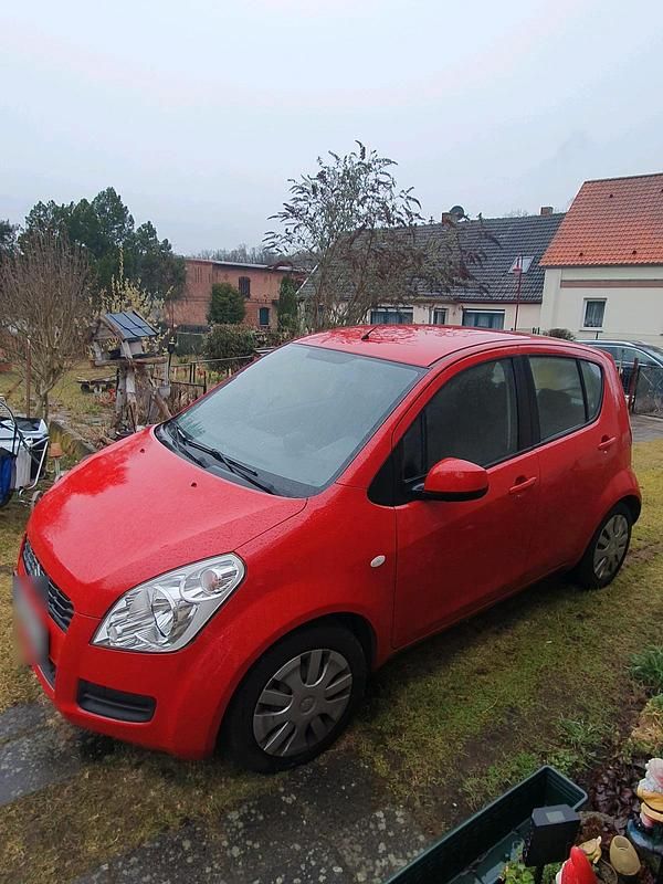 Usado Suzuki Splash 68 CV (50 kW) 2012 Rojo Utilitario
