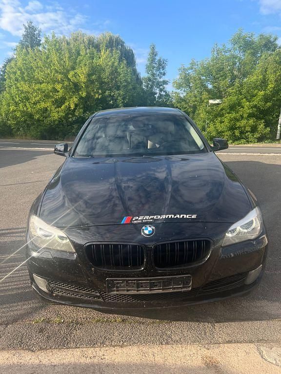 Schwarz Gebraucht 2010 BMW 525 Limousine | 5.500 € (Superpreis) - Bild 1/4