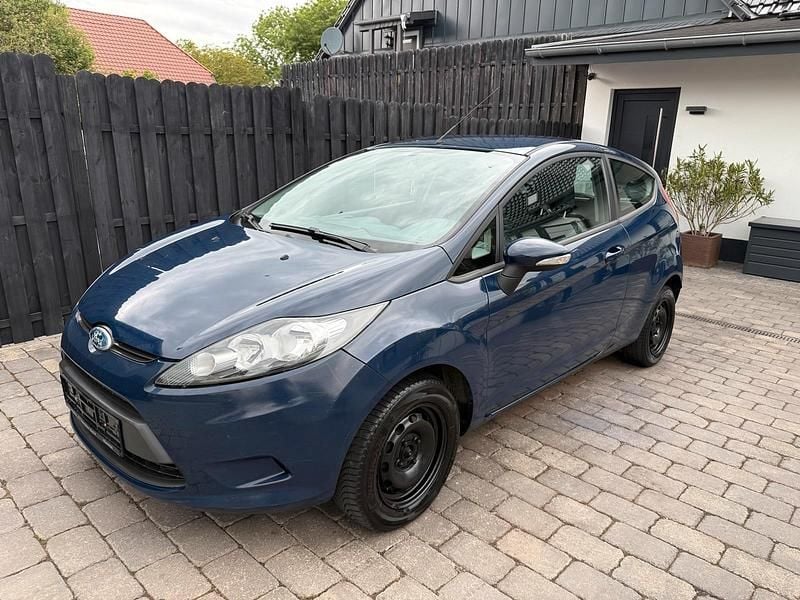 Blau Gebraucht 2009 Ford Fiesta Kleinwagen | 2.250 € - Bild 1/4