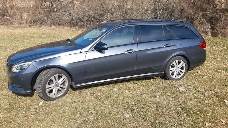 Gebraucht Mercedes E250 Avantgarde 204 PS (150 kW) 2015 Grau Kombi