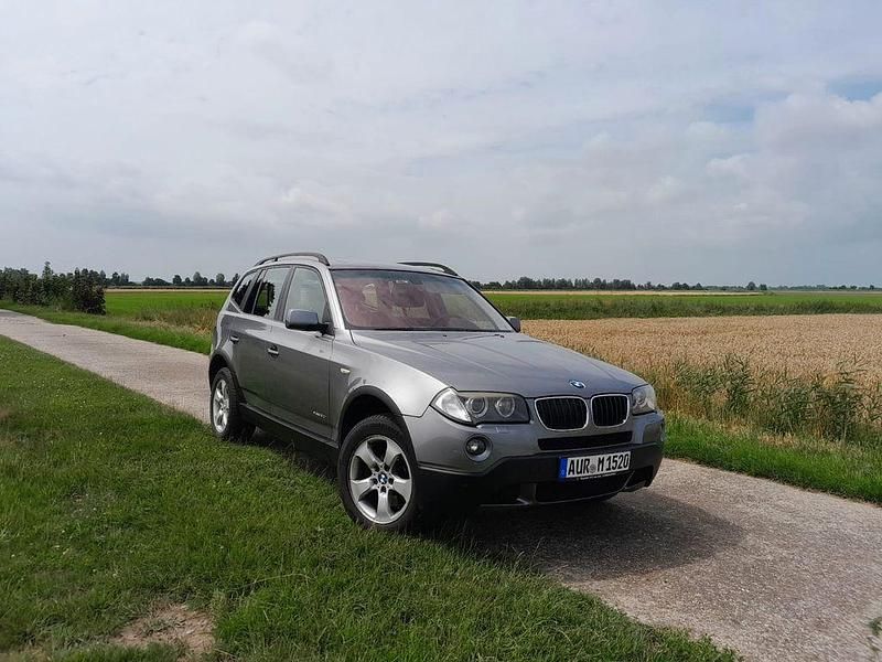 Grau Gebraucht 2009 BMW X3 SUV | 7.549 € (Fairer Preis) - Bild 1/4