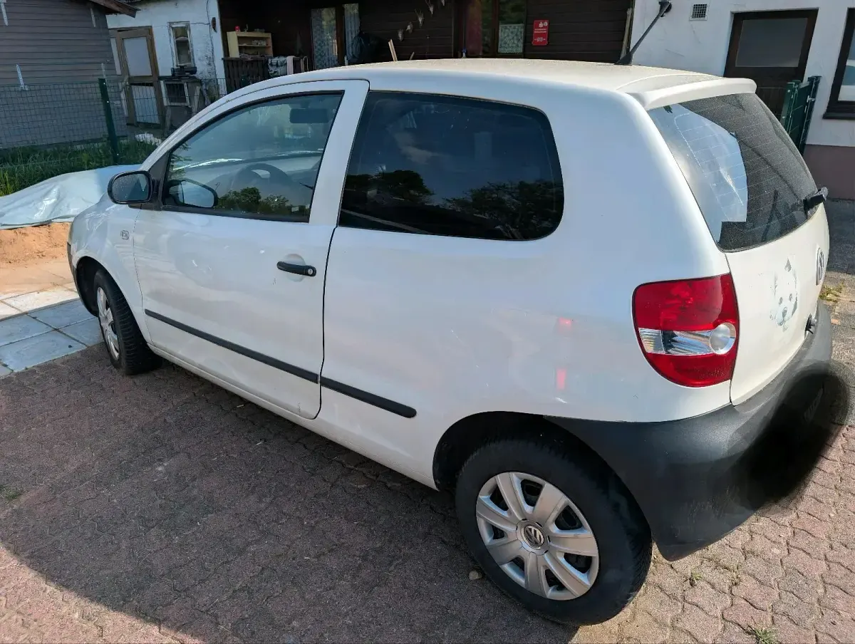 Gebraucht VW Fox 60 PS (44 kW) 2009 Weiß Kleinwagen