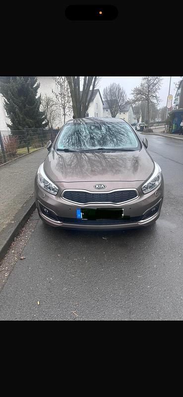 Gebraucht Kia Ceed 136 PS (100 kW) 2016 Braun Kleinwagen
