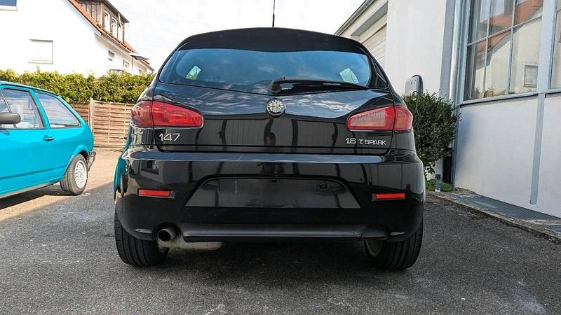 Gebraucht Alfa Romeo 147 105 PS (77 kW) 2010 Schwarz Kleinwagen
