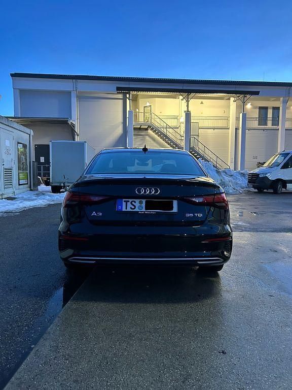 Używany Audi A3 Advanced 150 KM (110 kW) 2022 Czarny Sedan/Limuzyna
