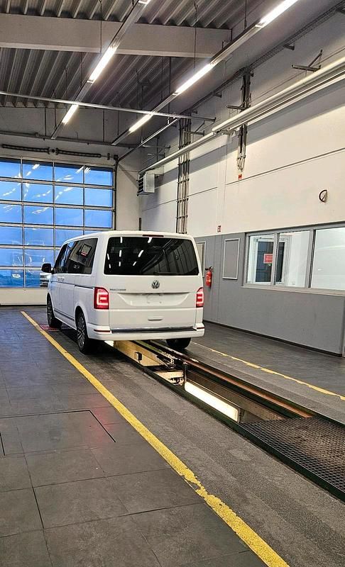 Gebraucht VW Multivan Generation Six 204 PS (150 kW) 2017 Weiß Van