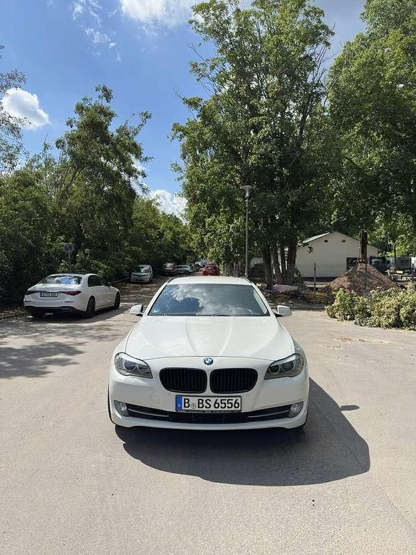 Gebraucht 2013 BMW 520 Kombi | 14.800 € (Etwas zu teuer) - Bild 1/4
