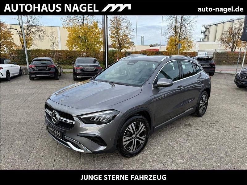 Grau Gebraucht 2024 Mercedes GLA200 Progressive SUV | 38.800 € (Fairer Preis) - Bild 1/4