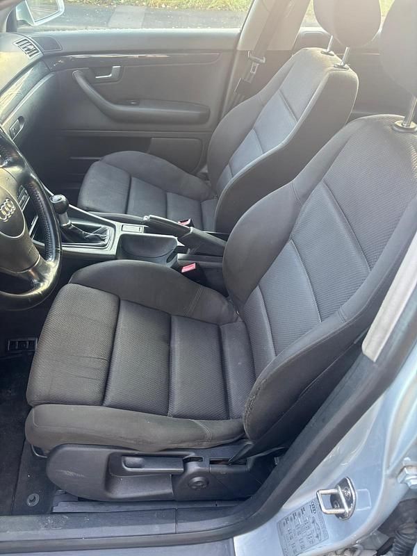 Silber Gebraucht 2003 Audi A4 Limousine | 2.700 € (Teuer) - Bild 1/4