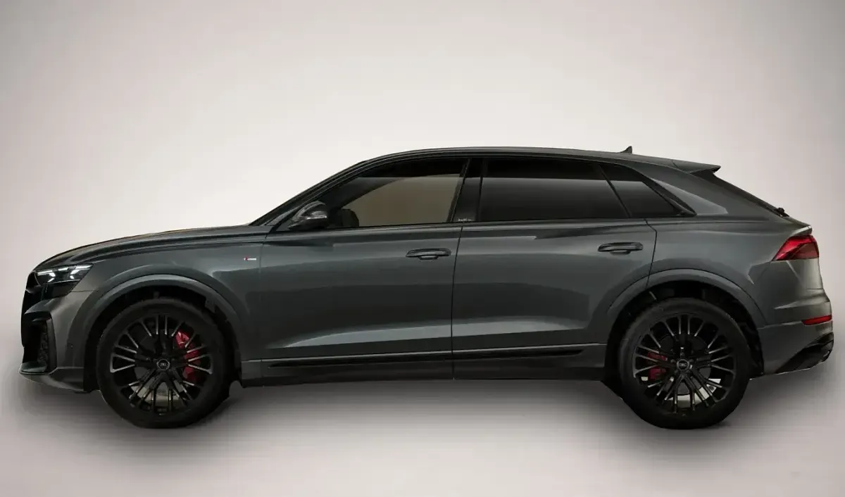 Neu Audi Q8 Ambiente 286 PS (210 kW) 2026 Grau SUV