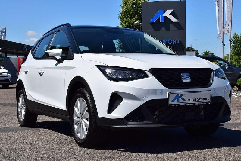 Weiß Gebraucht 2022 Seat Arona Style SUV | 19.890 € - Bild 1/4