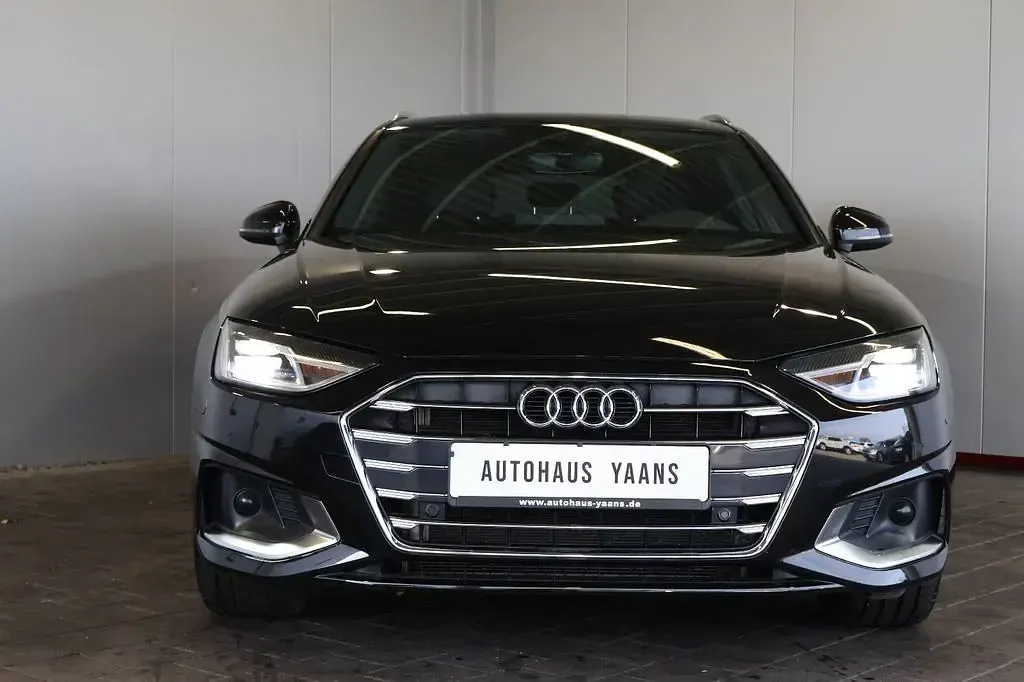 Gebraucht Audi A4 204 PS (150 kW) 2022 Schwarz Limousine