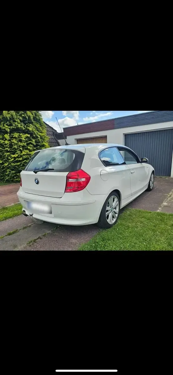Gebraucht BMW 116 122 PS (89 kW) 2009 Weiß Kleinwagen