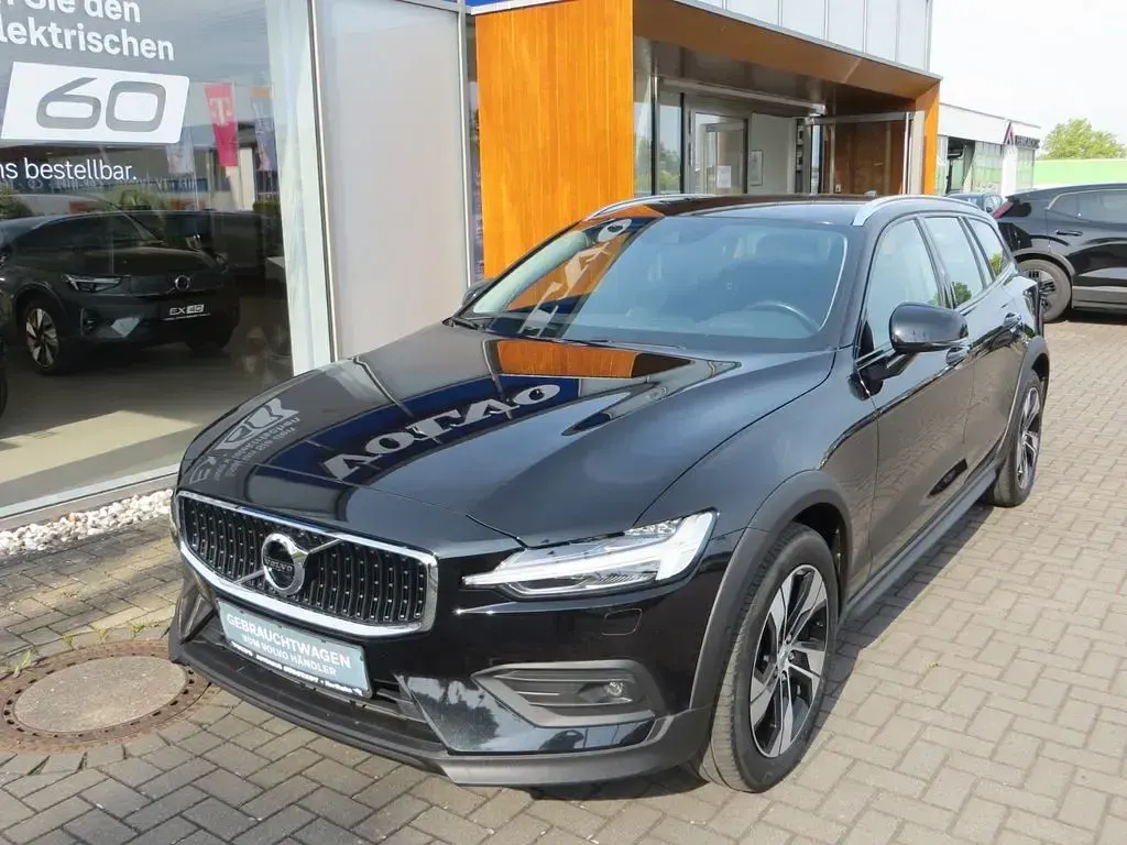 Gebraucht Volvo V60 CC 197 PS (144 kW) 2021 Schwarz Kombi