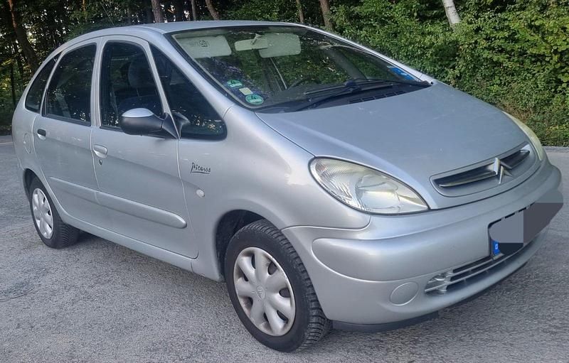 Grau Gebraucht 2003 Citroën Xsara Picasso Van / Kleinbus | 1.290 € (Fairer Preis) - Bild 1/4