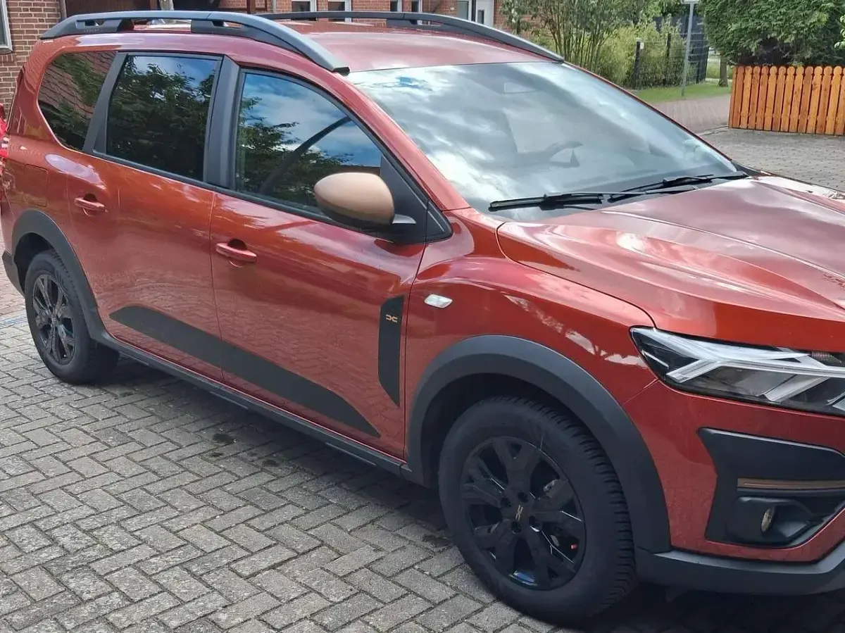 Gebraucht Dacia Jogger Extreme 110 PS (80 kW) 2024 Braun Van / Kleinbus