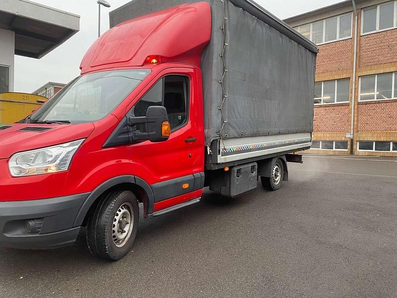 Gebraucht Ford Transit Basis 155 PS (114 kW) 2014 Rot Van / Kleinbus