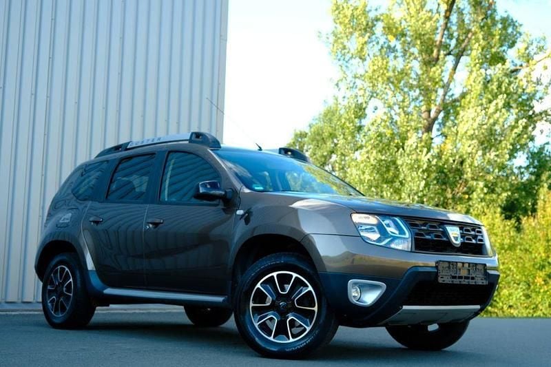 Braun Gebraucht 2017 Dacia Duster Black Shadow SUV | 8.360 € (Superpreis) - Bild 1/4