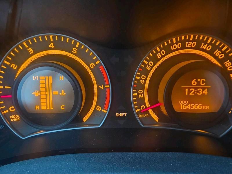 Gebraucht Toyota Auris 101 PS (74 kW) 2009 Silber Kleinwagen