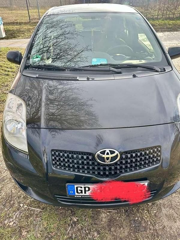 Gebraucht Toyota Yaris 68 PS (50 kW) 2005 Limousine