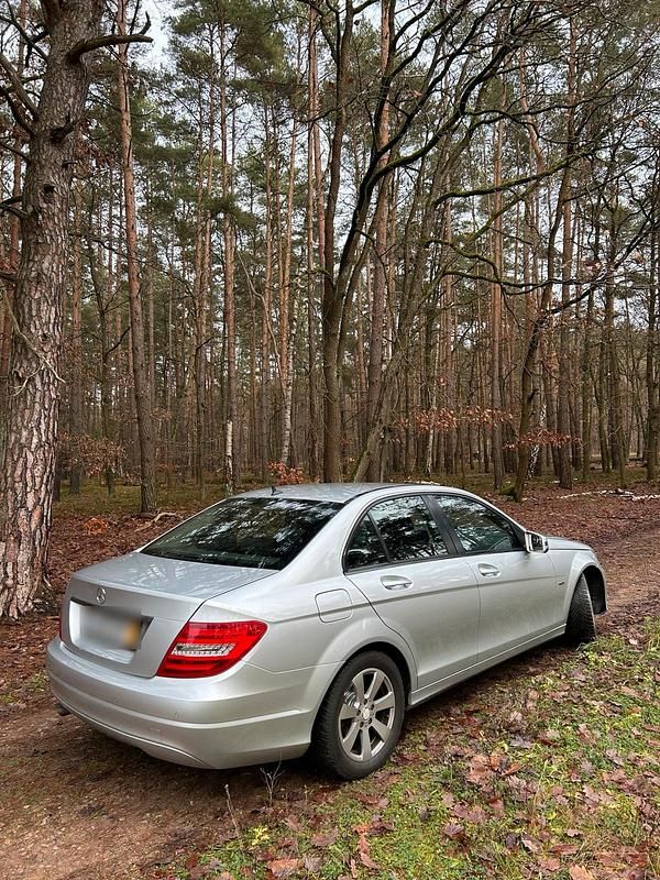 Gebraucht Mercedes C200 136 PS (100 kW) 2012 Silber Limousine
