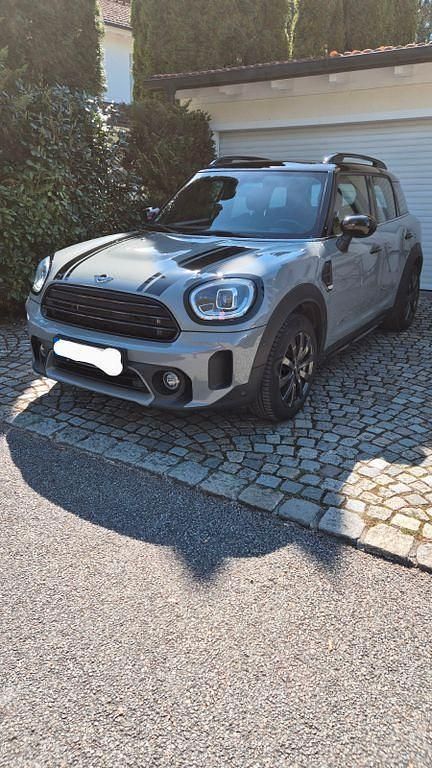 Grau Gebraucht 2021 Mini Cooper Countryman Classic SUV | 20.900 € (Fairer Preis) - Bild 1/4